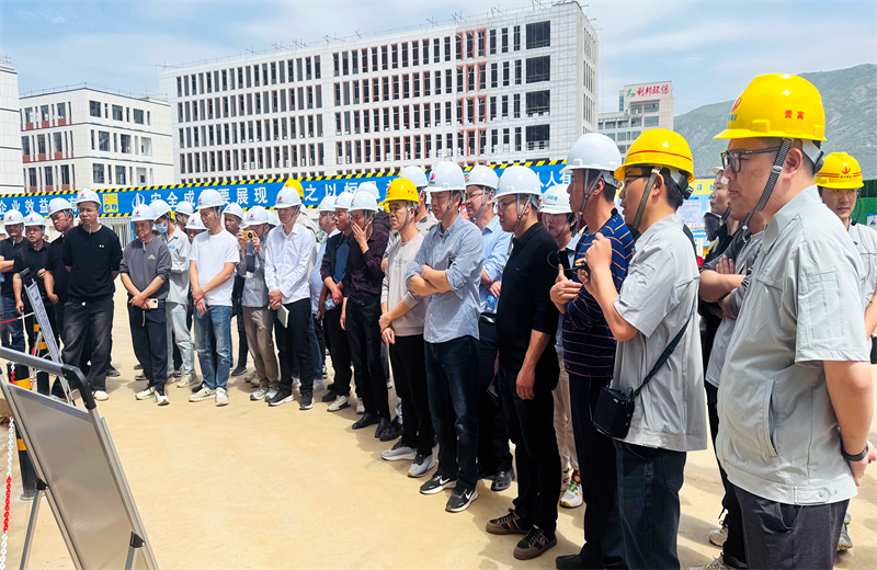 2025年4月17日，由莆田市涵江区住房和城乡建设局主办、尊凯实业三建承办的钢筋安装工程质量防控现场交流会在联东U谷·涵江海峡智造产业谷一期成功召开。